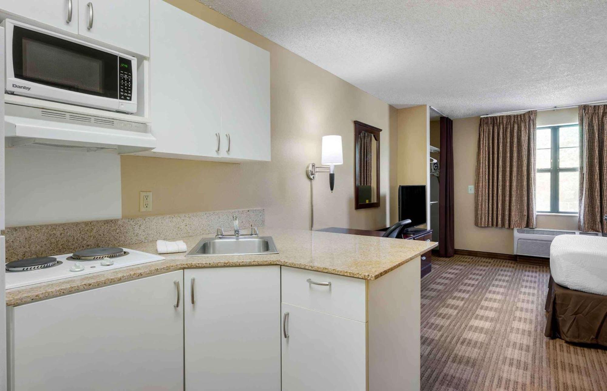 Extended Stay America Suites - Santa Barbara - Calle Real Goleta Eksteriør billede