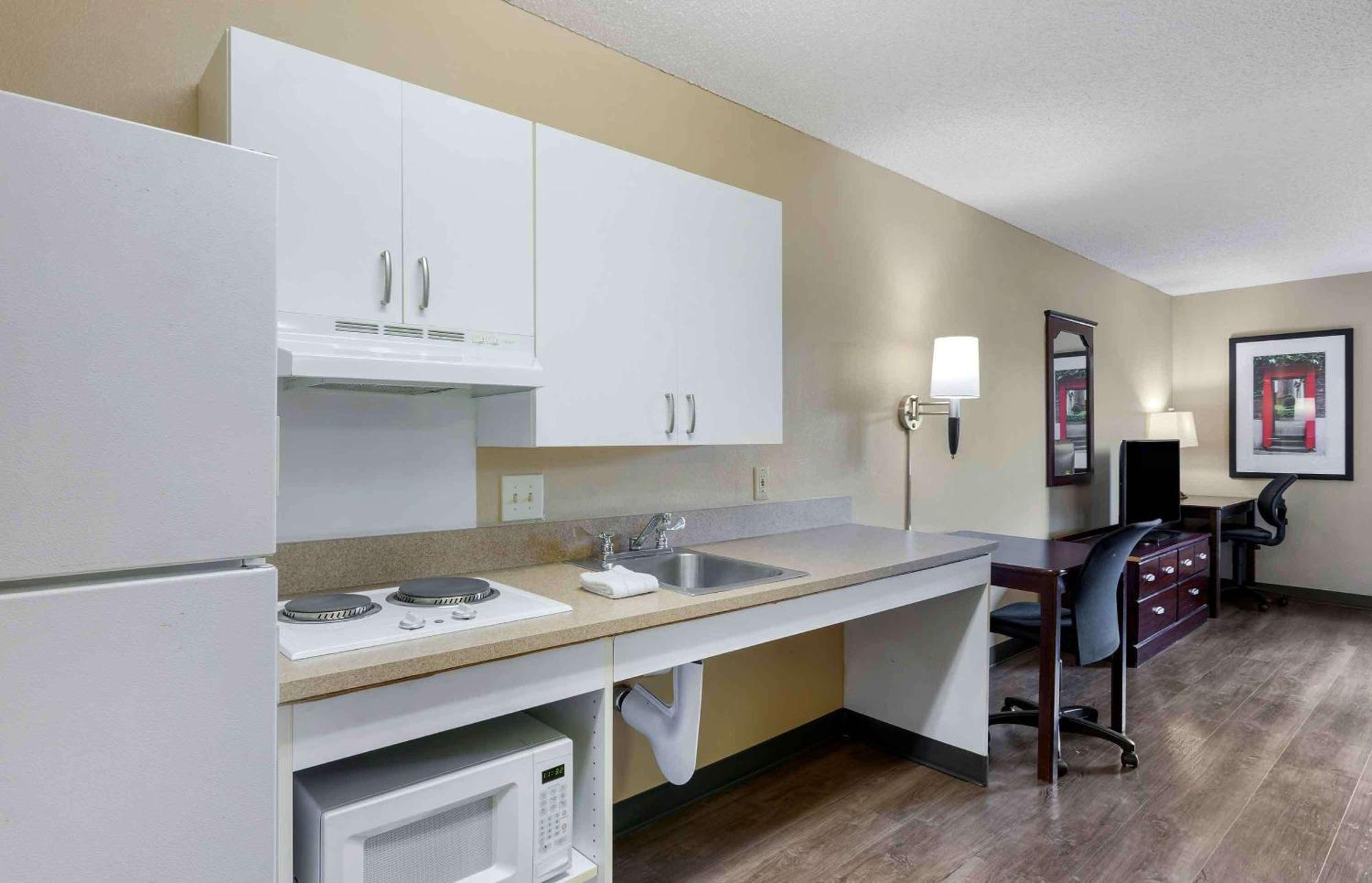 Extended Stay America Suites - Santa Barbara - Calle Real Goleta Eksteriør billede